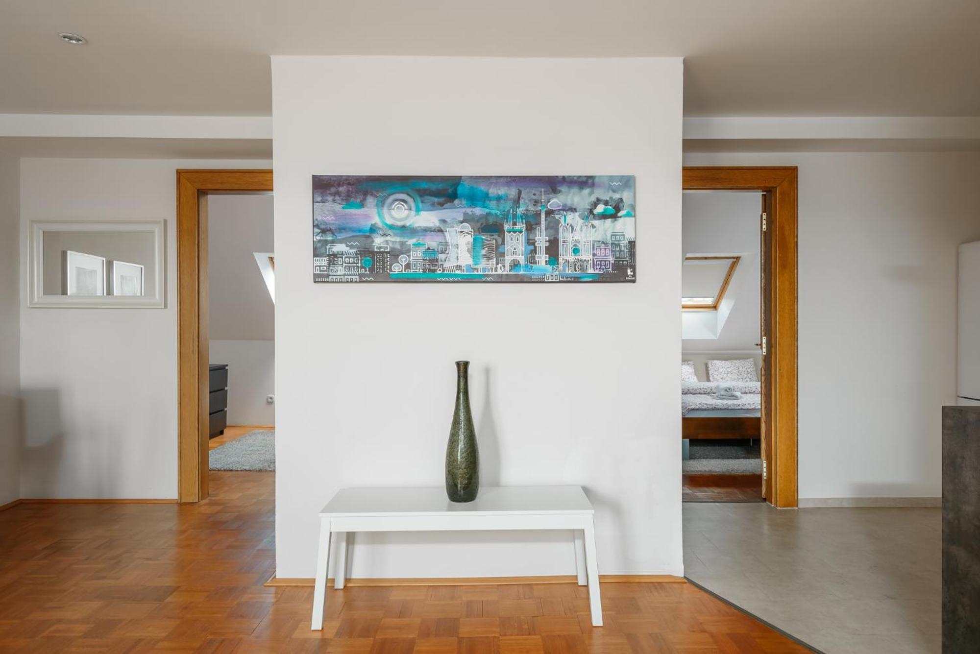 Roy 2 Bdr Apartment With Prague Castle View, Parking & Ac Praga Exterior foto