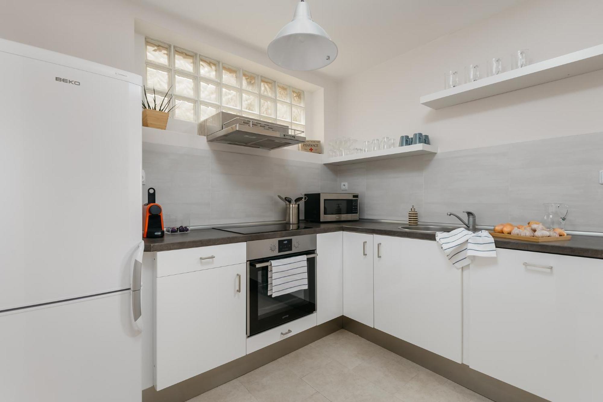 Roy 2 Bdr Apartment With Prague Castle View, Parking & Ac Praga Exterior foto