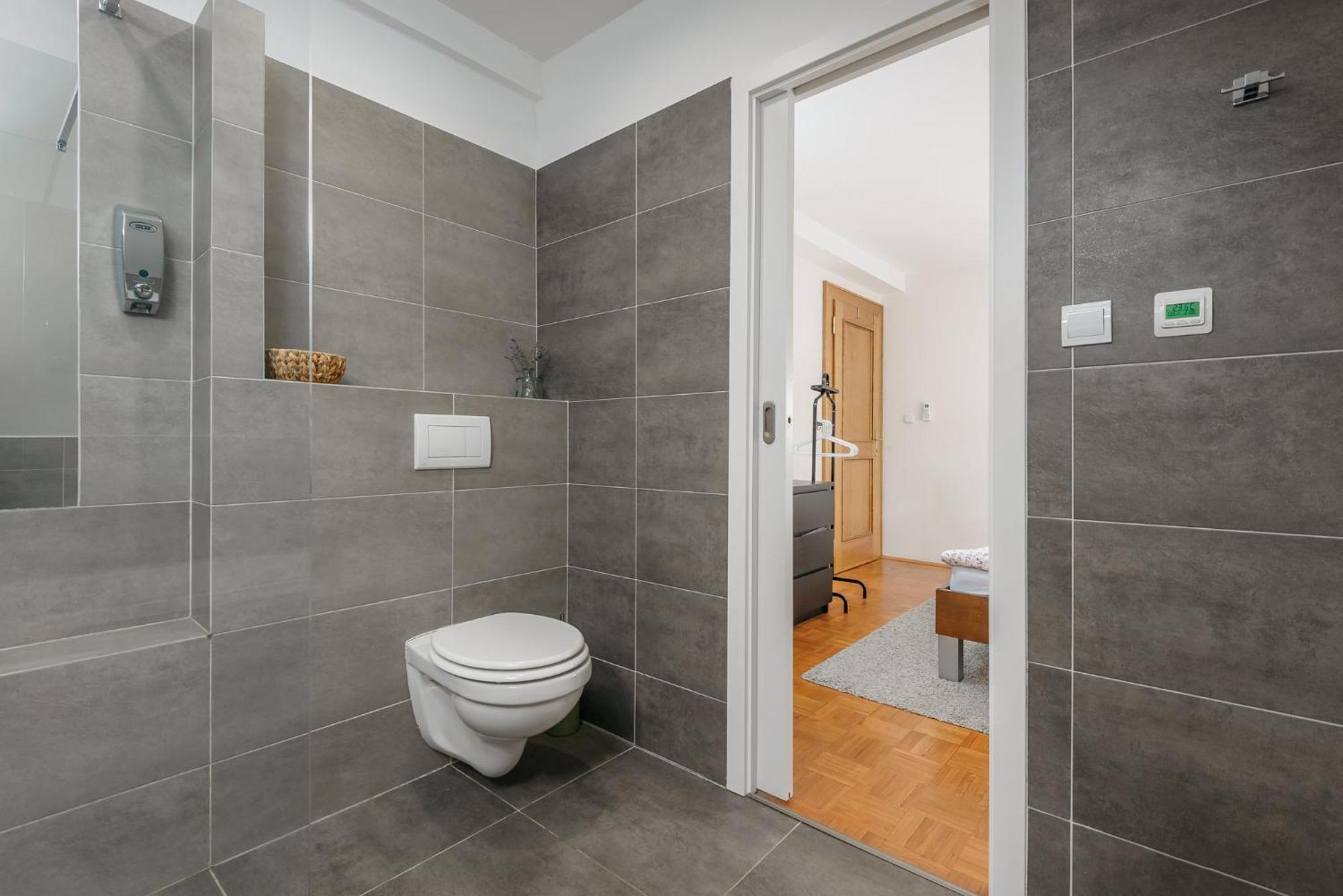 Roy 2 Bdr Apartment With Prague Castle View, Parking & Ac Praga Exterior foto