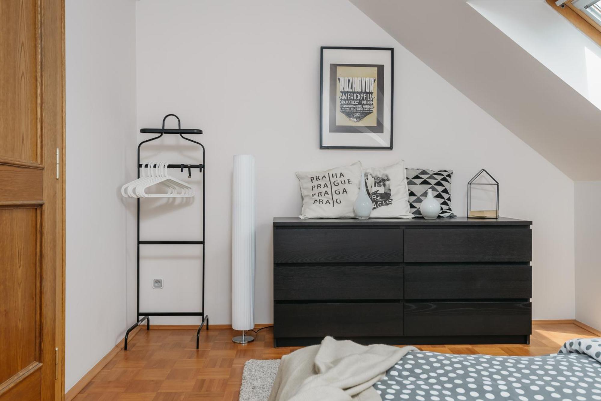 Roy 2 Bdr Apartment With Prague Castle View, Parking & Ac Praga Exterior foto